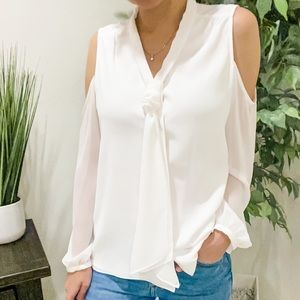 VINCE CAMUTO - LIKE NEW white cold-shoulder blouse